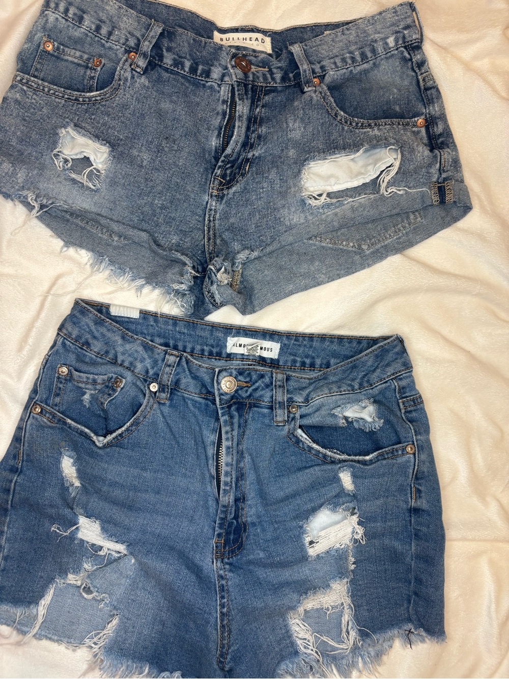 💥Bullhead+Almost Famous  Distressed Denim Shorts